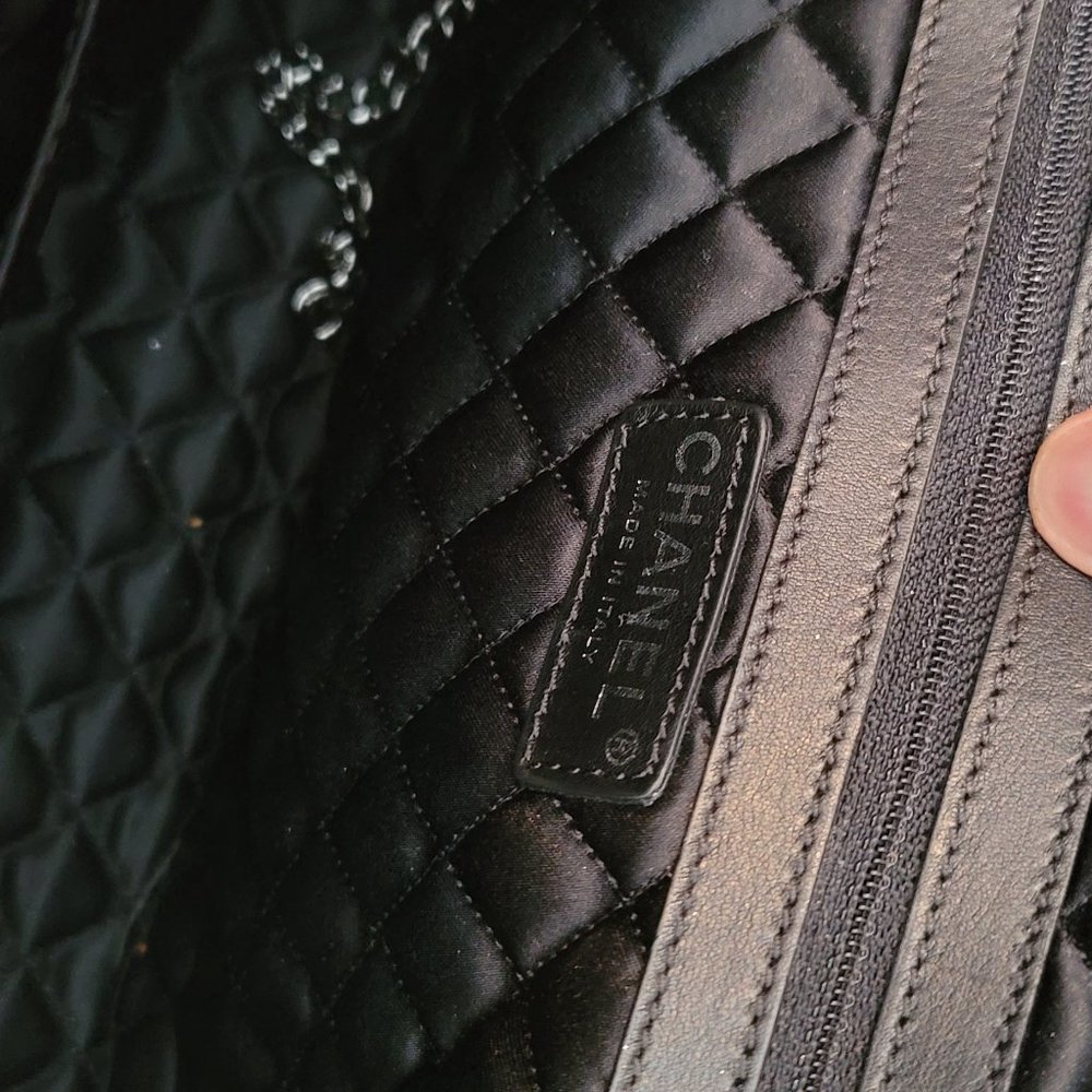 CHANEL Rare Collection Python Bag - Picture 3 of 5